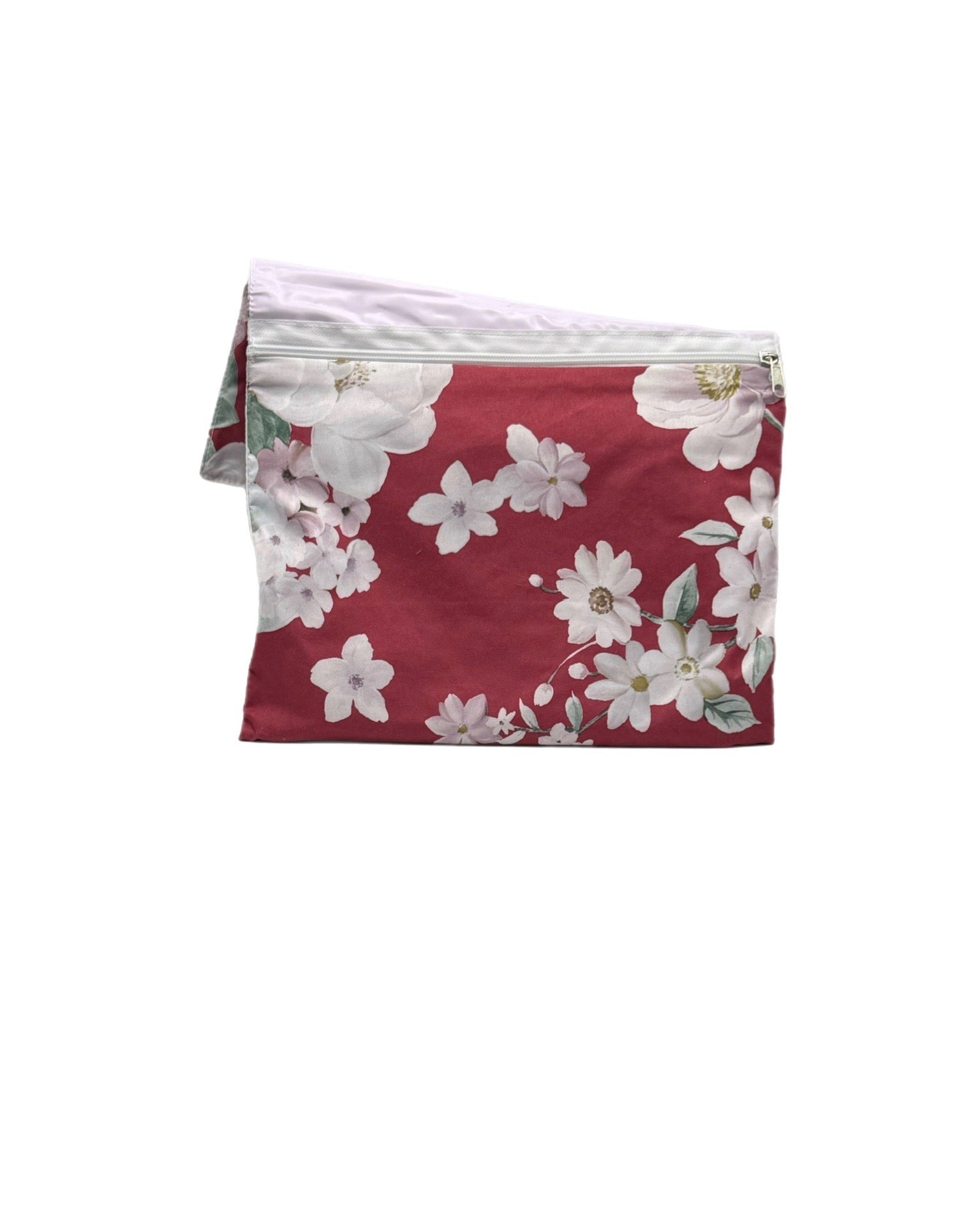 Estuche sobre flores rojo